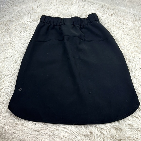 Lululemon On The Fly Skirt *Woven Black - Picture 4 of 5